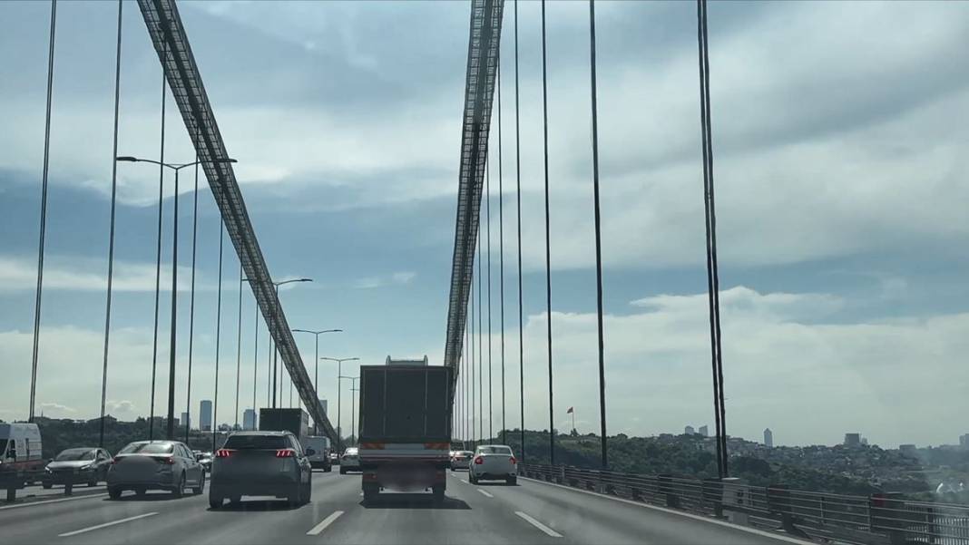 Suntanın içinden öyle bir şey çıktı ki polisler bile şaştı kaldı! Kargoyu gideceği yere takip ettiler 6